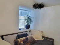 Charming Straw Bale Cottage Near Jay Peak – Cozy, Romantic, and Stylish Escape Hotels in Jay