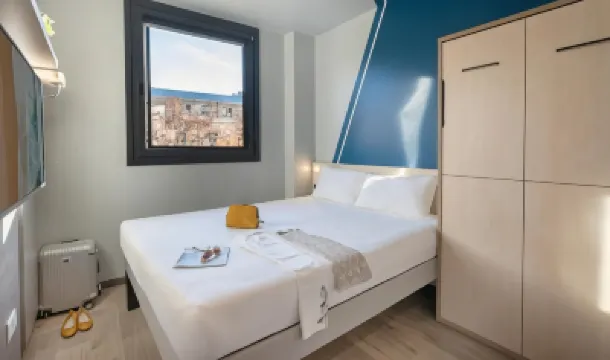 Ibis Budget Valencia Centro Puerto Hotel a 