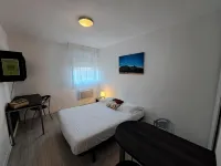 Résidence les Académies Aixoise Hotels in Eguilles