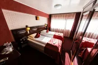 Daily Plaza Hotel Hotel di Scheia