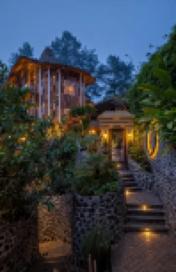 Tira Vilagna Suites & Spa Hotels near Pura Ulun Subak Bulkit Jati