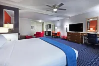 Holiday Inn Express & Suites Houston East