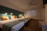 Yomo Hostal BCN Port - Guest houses