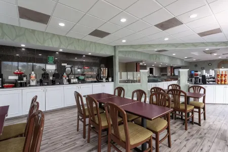 Ramada by Wyndham Altamonte Springs Near I-4