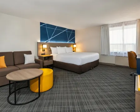 Comfort Inn & Suites Hotels in Barrie