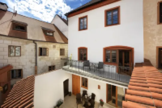 カステル ビュー アパートメンツ