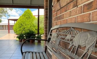 Crows Nest Motel