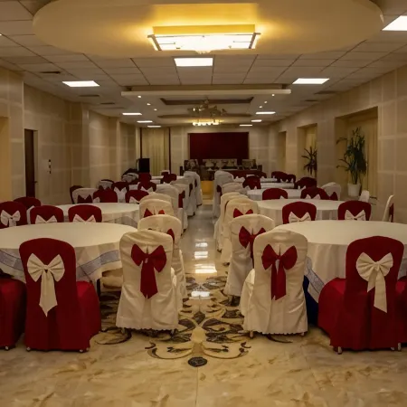Ratna Hotel