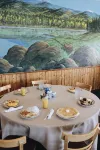 Days Inn by Wyndham Show Low - breakfast