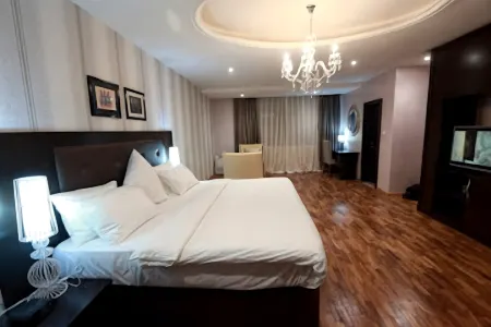 Tivoli Garden Hotel Ikoyi Отели рядом с достопримечательностью «Остров Лагос»