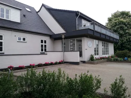 Hals Hotel Отели в г. Hals