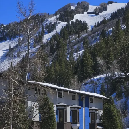 St Moritz Lodge and Condominiums