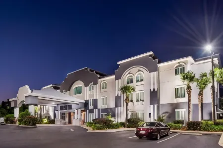 Best Western Plus Blue Angel Inn Отели в г. Кантонмент