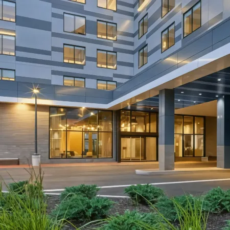 Aloft Portland Downtown Waterfront ME Отели рядом с достопримечательностью «Заказник Робинсон Вудс»