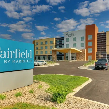 Fairfield Inn & Suites Warsaw Отели в г. Плейн Тауншип