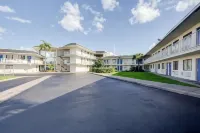 Motel 6 Lakeland, FL Hotels in Crystal Lake