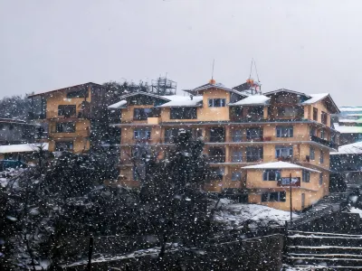 馬拉里安比卡布里斯飯店 Hidimba Devi Temple附近的飯店