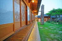 Hanok Gotaek Goeul - Homestays