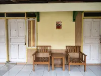 Penginapan Karanglaut Sayangheulang Hotels in Cikelet