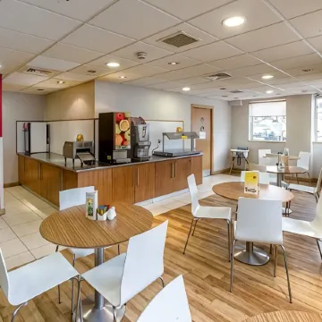 Redwings Lodge Wolverhampton Central