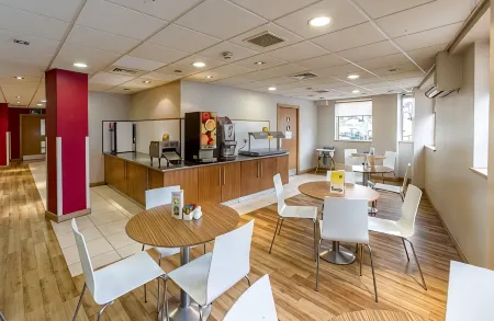 Redwings Lodge Wolverhampton Central Отели в г. Уольверхэмптон