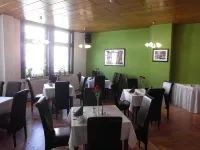 圖林根炮轟劇院酒店 - 早餐