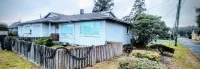 Downtown Designer Duplex close to Beach! Spa Tub, Sunroom, Game Room, EV & more!