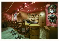 Poppys Hotel Madurai - Baarit