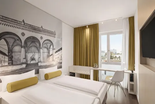 Super 8 by Wyndham Munich City North