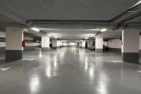 巴黎默冬艾爾米塔日貝斯特韋斯特優質飯店 - 停車場