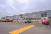 Executive Inn Owatonna - Parking
