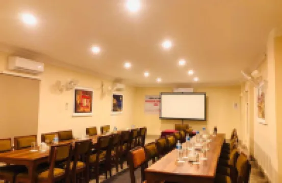 Hotel Lacoul Inn