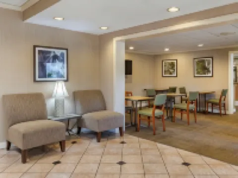 クオリティ イン アンド スイーツ ローリー ダーラム エアポート ケーリーのホテル