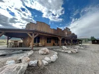 Cozy cabin 2 in at Almo Inn with AC, WiFi near City of Rocks/Castle Rocks Idaho Hotels in Almo