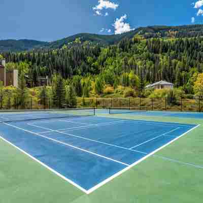 Awesome Location, Super Clean Only a Few Steps to the Free Bus Fitness & Recreational Facilities