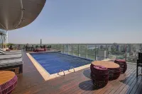 Viale Tower Hotel - Pools