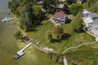 Lakeside Haven - New Deck, Pier & Guest House - 4-Star