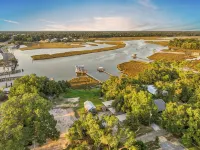 Gil's Bayou Cabins - Homestays