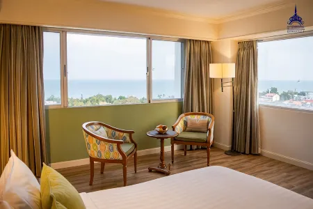 Hua Hin Grand Hotel and Plaza