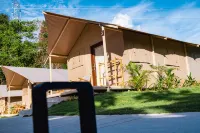 Kadena Glamping Dive Resort - Muna Island - bar