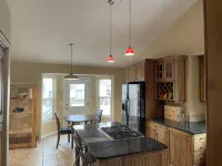 2 story, private, quiet upscale neighborhood MINUTES FROM 4 MAJOR SKI RESORTS - Homestays