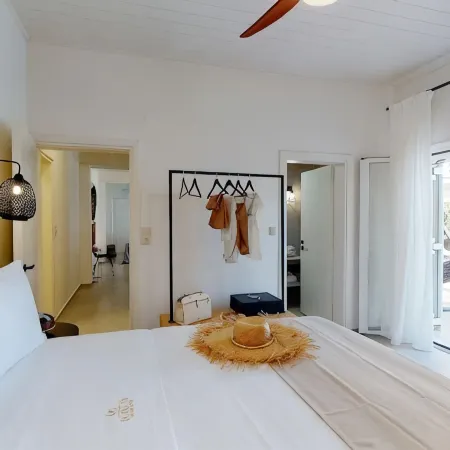 NIKKON LUXURY LIVING is a luxury private villa, in top of the sea.Enjoy LUXURY.