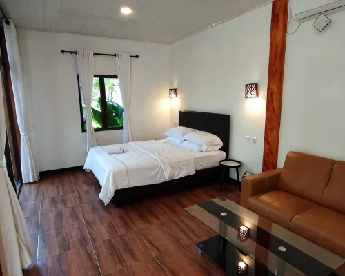 Forrest Lodge, Cafe & Wisata Berkuda Hotels in Pakis