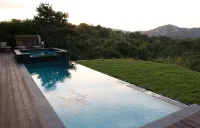 Escape to Serenity: Stunning Ocean View Retreat -- All Inclusive Available - ヴィラ
