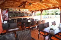 Sisi Breeze Hotel