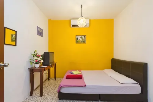 Cocoa Mews Cafe and Homestay - Homestays
