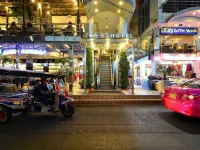 ذا 93 هوتل Hotels near براتونام