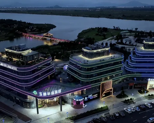 Yuhu Peninsula Hotel (Yuhuan Wanda Plaza Convention and Exhibition Center) Hotels in Yuhuan