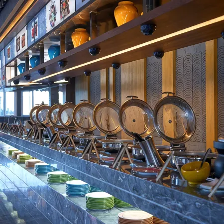 Lijiang ancient city Zangyuan snow mountain view hotel (big water wheel shop)