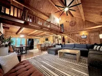 Serene Private Luxury Escape w/Beautiful Porches, Spa Patio & Fun Game Rooms